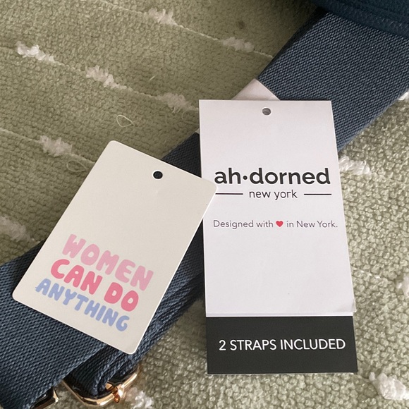 Elegant Navy Shoulder Bag with Geometric Strap EUC - Picture 5 of 5